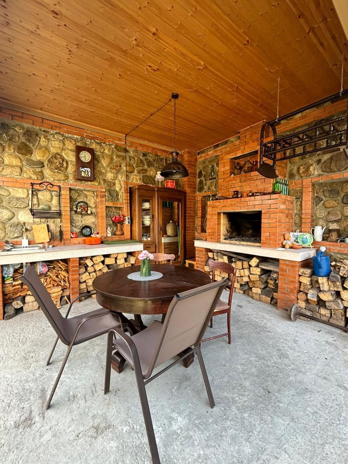 Verona Apartment Dushet'i エクステリア 写真